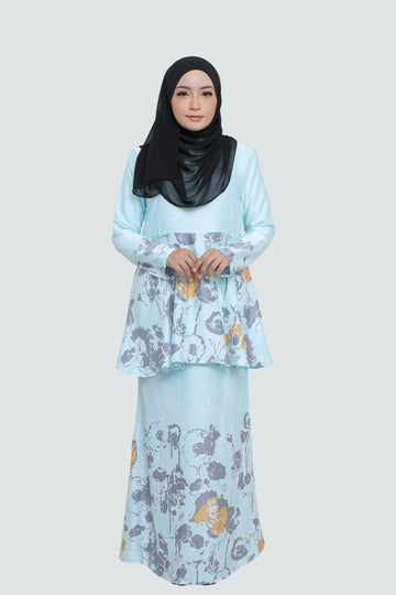 Elevate Elegance: Baju Kurung Silk's Latest Design - Luxurious Style Redefined